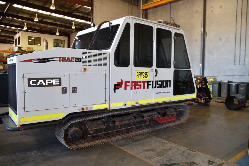The Fast Fusion MFT20 is a cab operated, self-contained, self-propelled, and all-terrain fusion machine. This machine drives to the pipe and loads it onto the roller assembly – eliminating the manual work and improving safety performance.